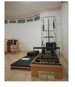 Loading 200kg Pilates Exercise Equipment Deep Squat Pilates Reformer Machine